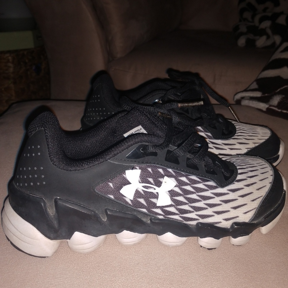 Under Armour size 2 youth/boy or girl shoes